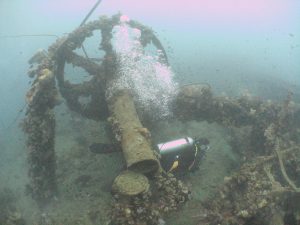 Diving the 4-Decade Old Igara Wreck
